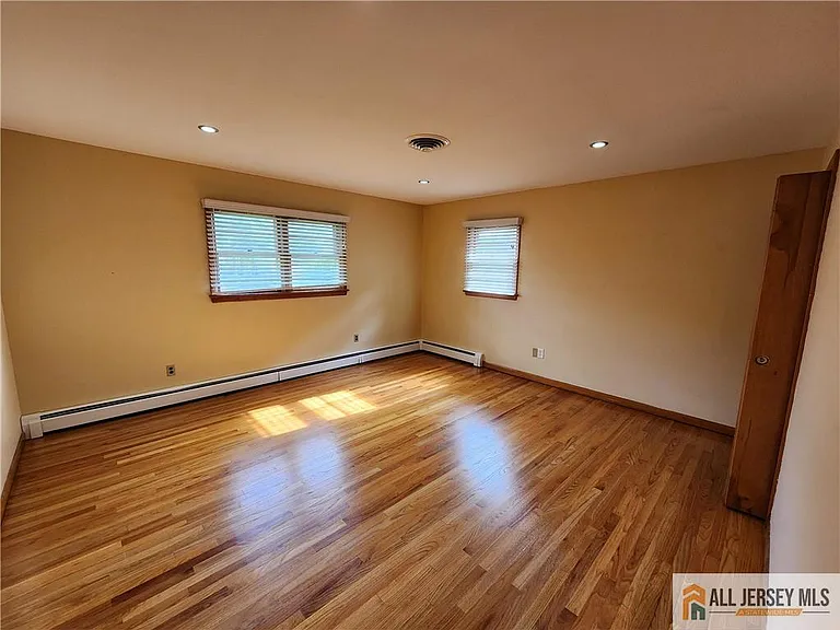 968 New Dover Rd — Photo 12