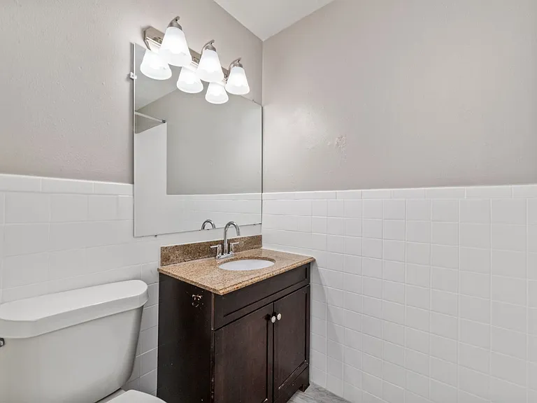 1424 Marshall — Photo 25