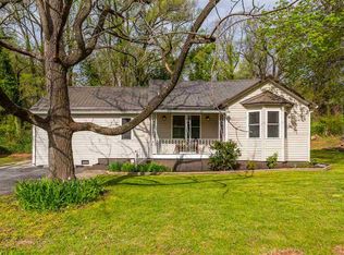 1726 Englewood Dr, Staunton, VA 24401