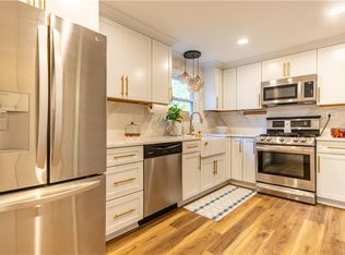 8543 Grandview Ave, Overland Park, KS 66212