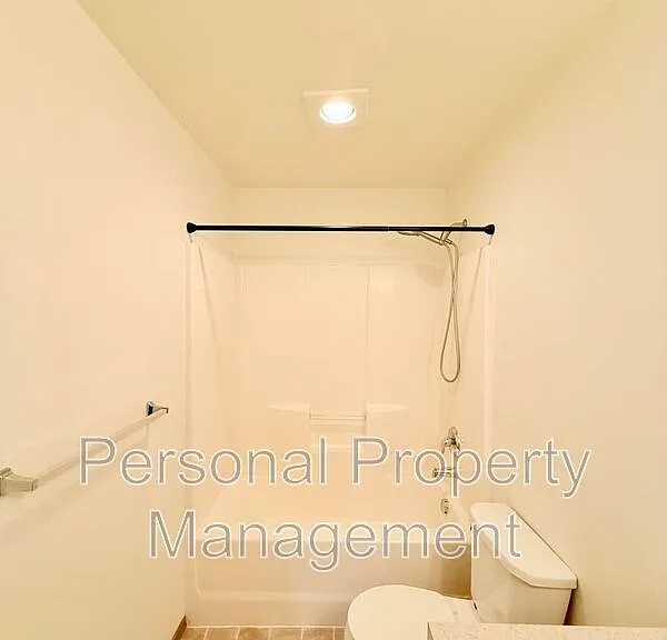 855 NW Ivy St — Photo 18