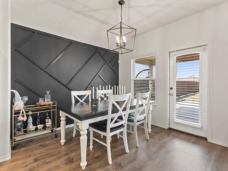 985 Alton Dr — Photo 10