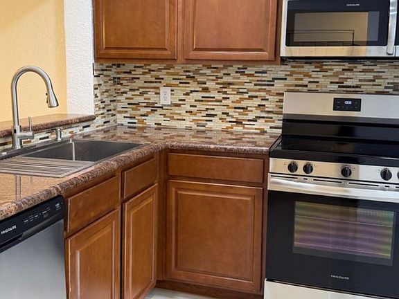 4th image of 4821 NW 22nd St #4821