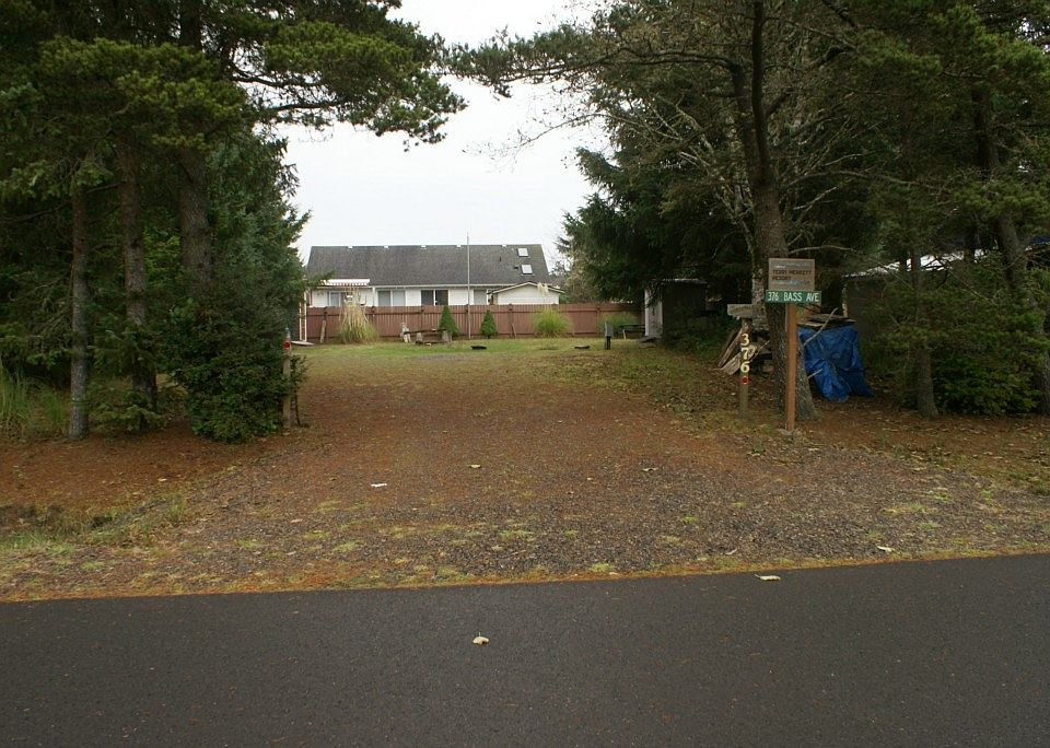 1st image of 376 Bass Ave NE