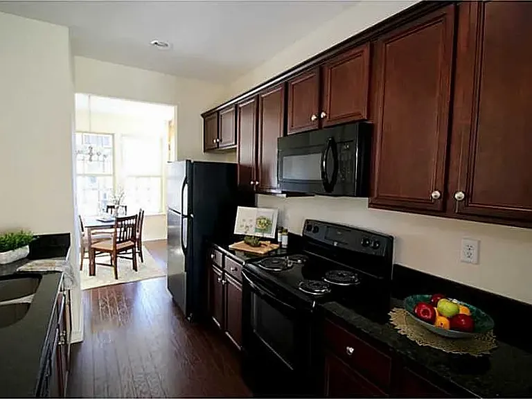 24 Zenith Loop — Photo 9