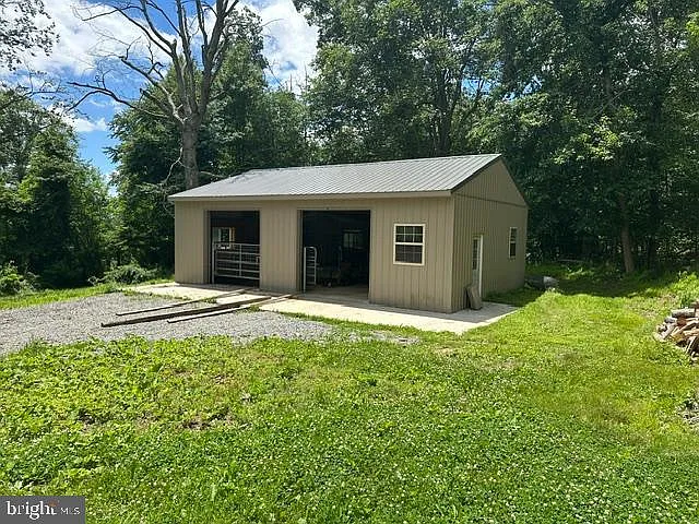 115 Fieldstone Rd — Photo 3