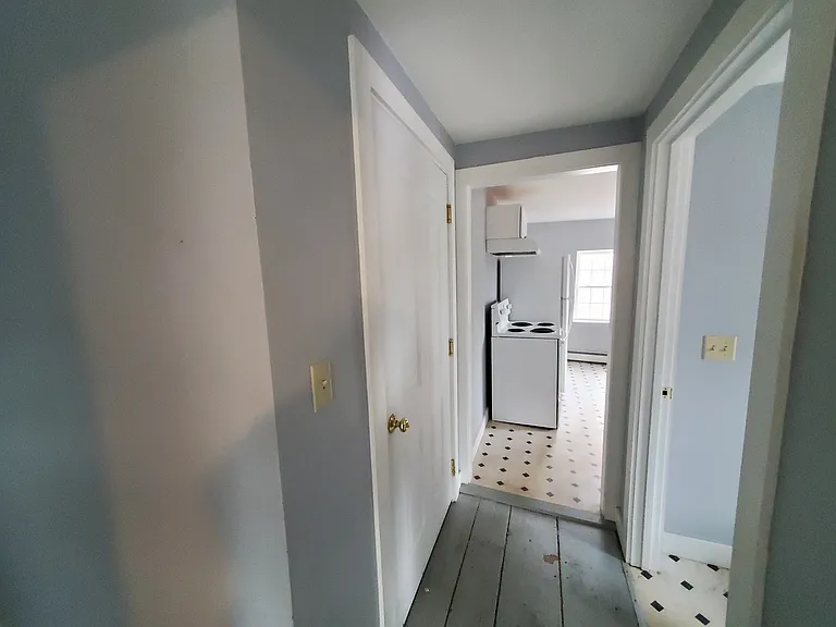 16 Princeton Rd — Photo 1