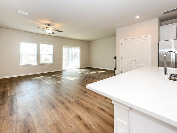 5th image of 1715 Villageside Ct