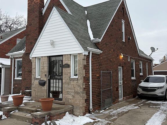 2nd image of 18668 Robson St