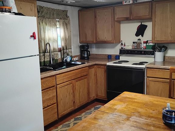 3rd image of 144 Mary Rd