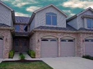 179 Mayo Ct, Elmhurst, IL 60126