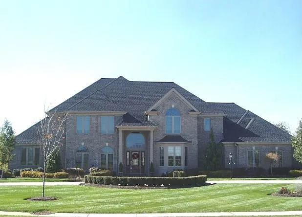 308 Cambridge Dr photo 1