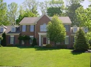 190 Woodhaven Ct, Aurora, OH 44202