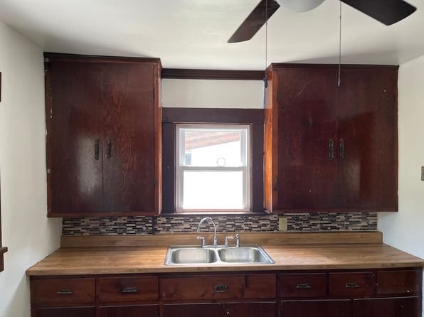 33 Princeton Ave, Hubbard, OH 44425