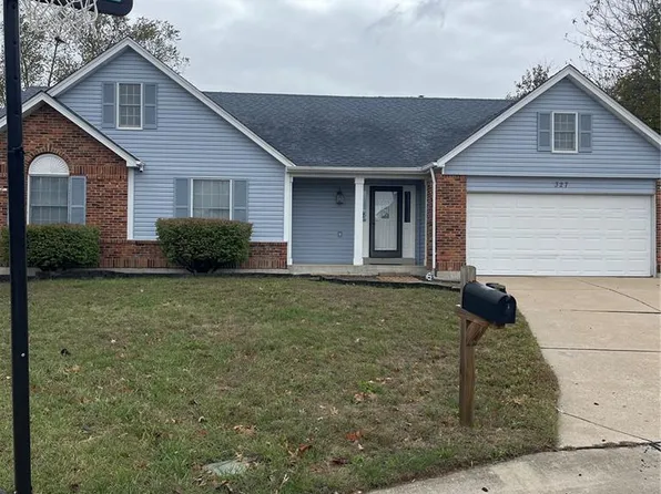 327 Wildberry Ln, Saint Charles, MO 63304