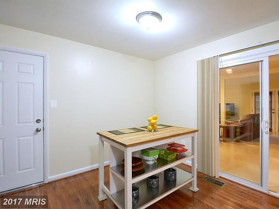 5th image of 13300 Knoll Ct