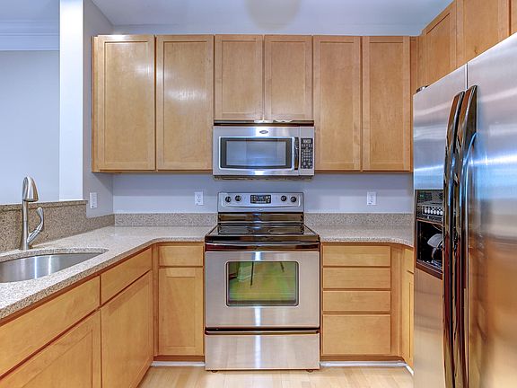 5th image of 1318 Basildon Rd