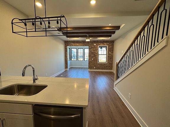 2nd image of 1170 Windsor Sq
