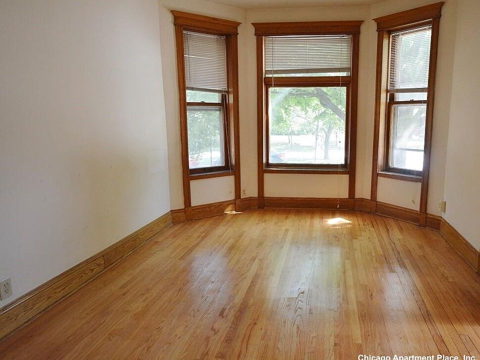 1st image of 854 W Waveland Ave APT 1