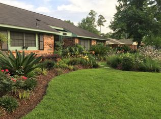 1507 Churchill Dr, Ocean Springs, MS 39564
