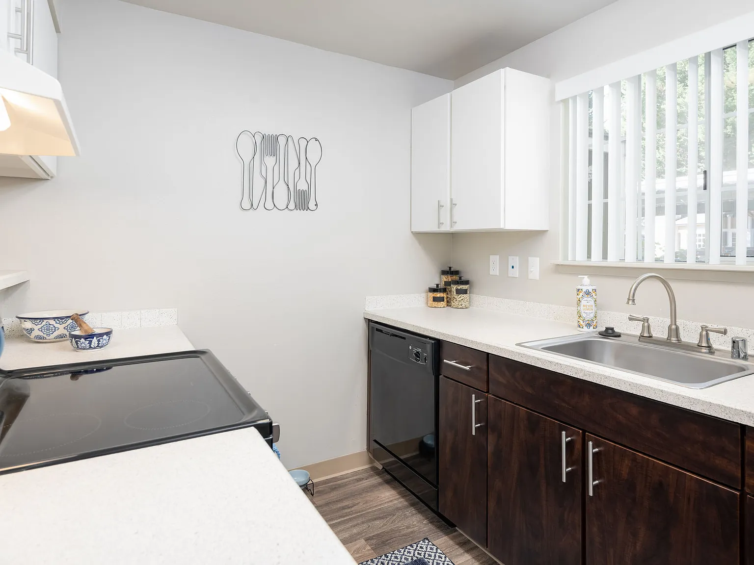 1202 Pearl — Photo 4