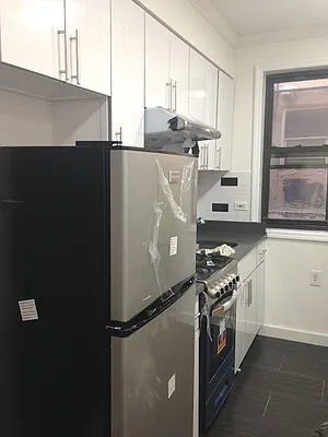 Rented by Century 21 New Golden Age Realty | media 20