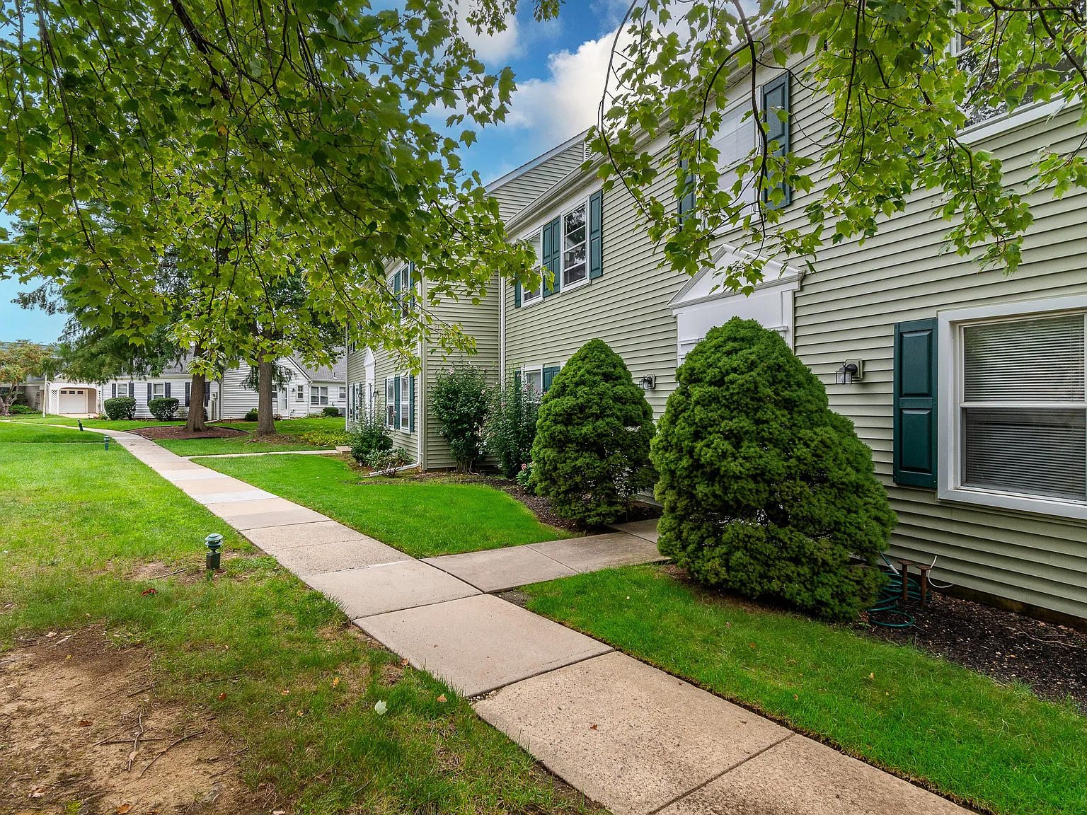 2 bed, 1374 sqft, $2,250 — Photo 4