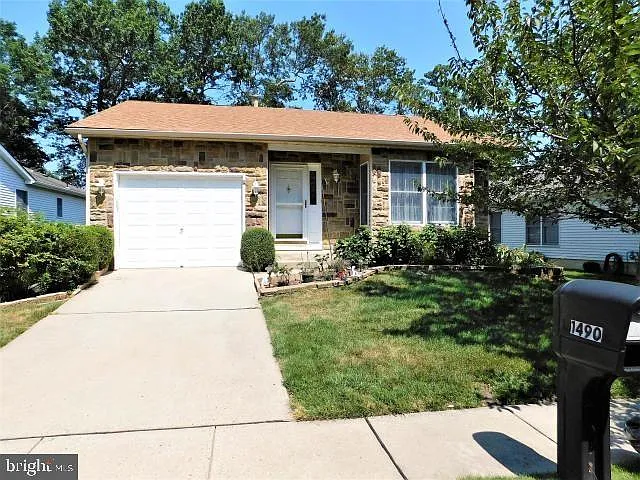 1490 Forelle Ln photo 1