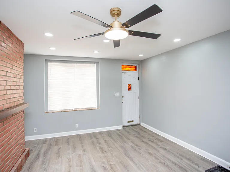 2465 N Garnet St — Photo 16