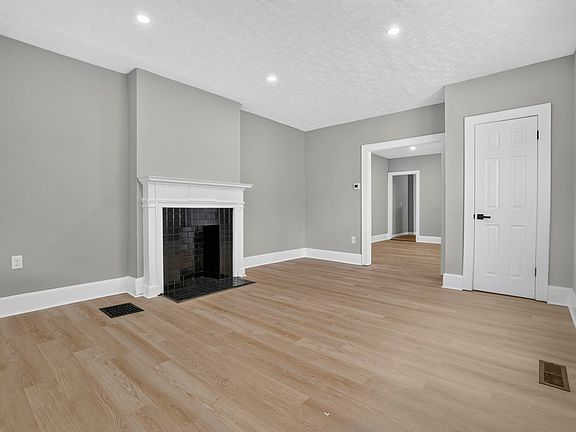 5th image of 1770 Kent St