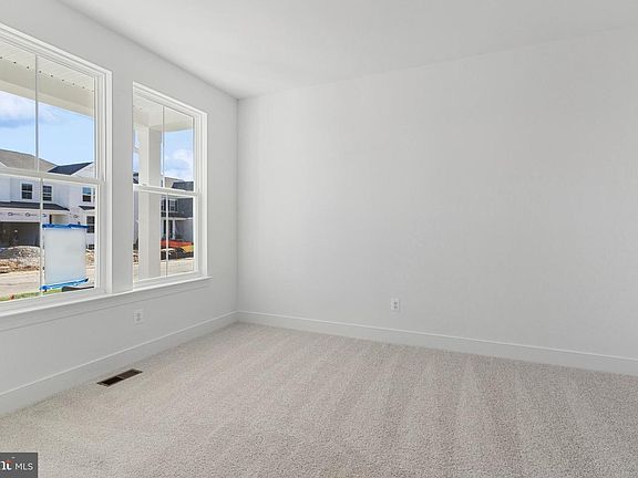 4th image of 851 Merlin Dr