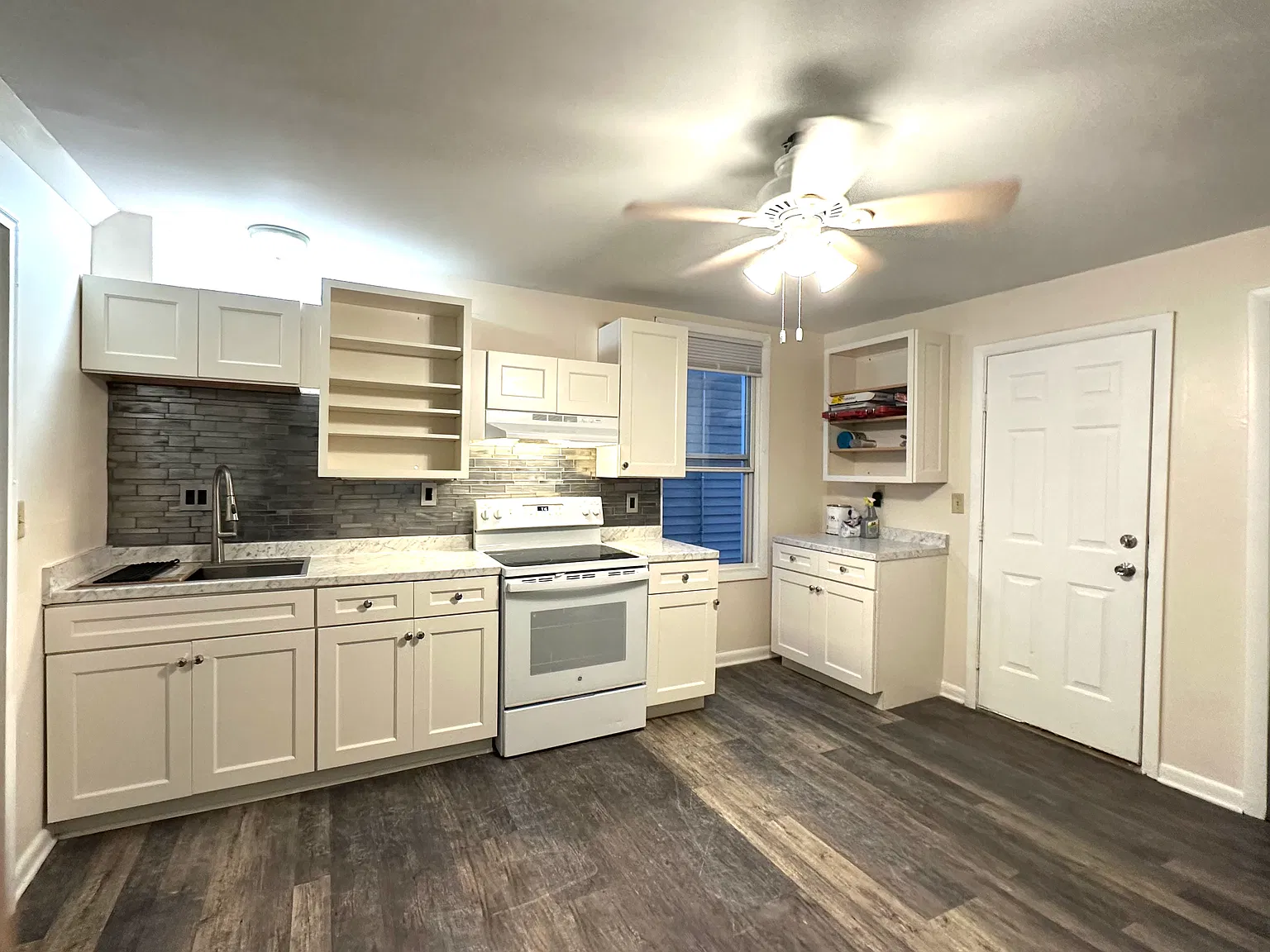 2 bed, 625 sqft, $1,700 — Photo 1