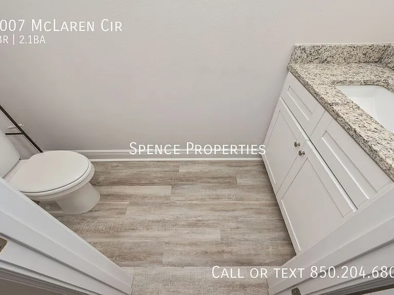 1007 McLaren Cir — Photo 5