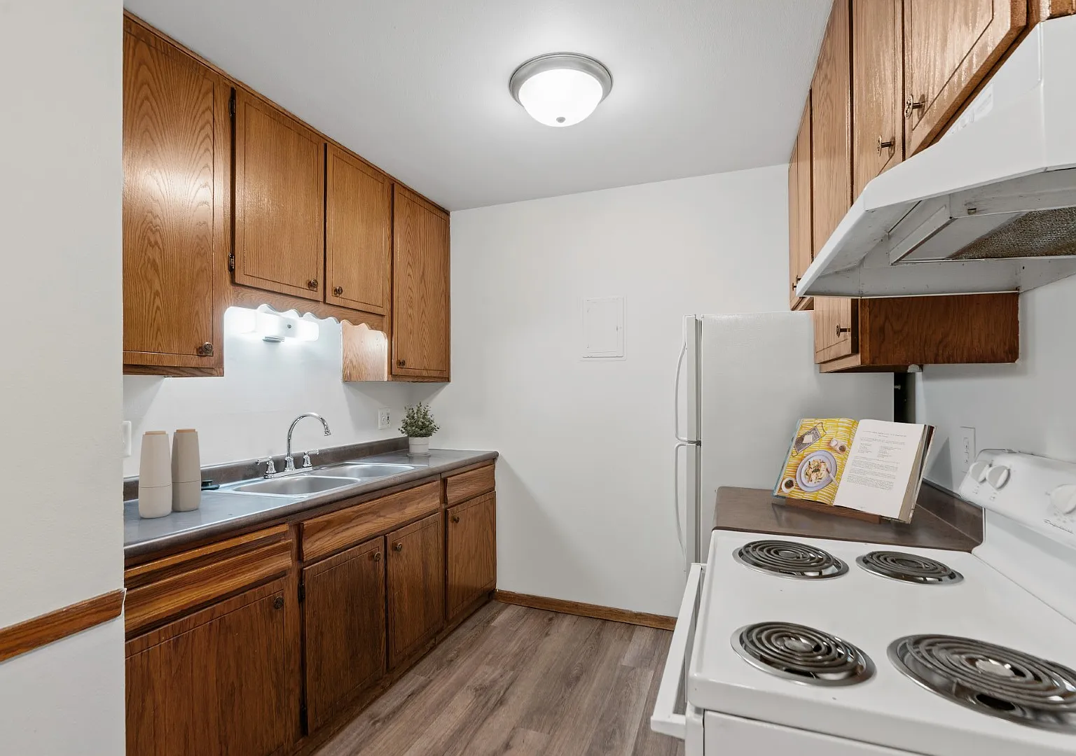 1605 Minnehaha Apartments — Photo 4