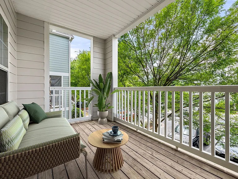C208660_The_Parke_at_Oakley_1B1B_824_BALCONY_01
