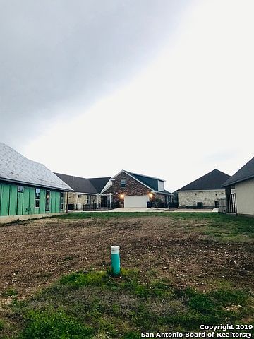 2nd image of 942 Gruene Place Dr