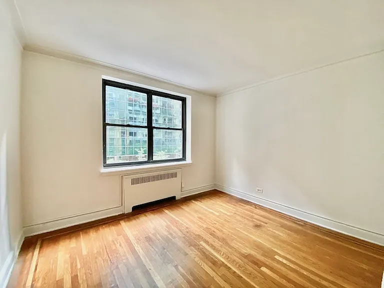 8 E 48th St #4-E — Photo 8