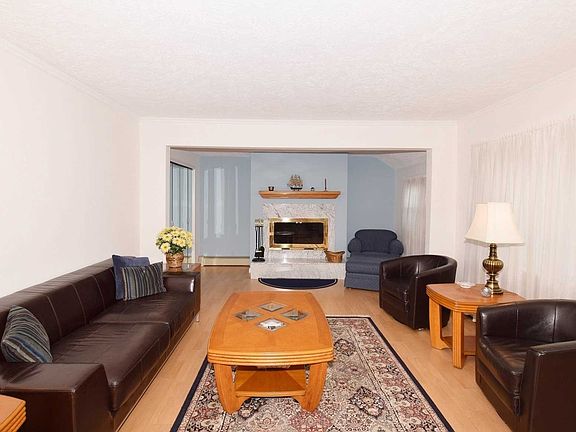 4th image of 150 Cornwell Ave