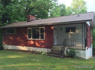 1235 Pine Spring Dr, Hendersonville, NC 28739