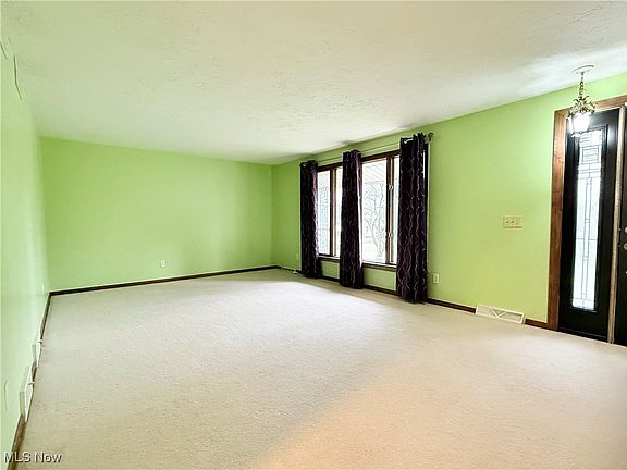 3rd image of 2344 52nd St NE