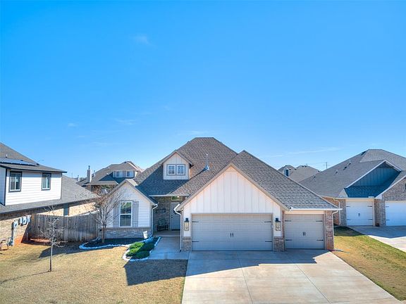 2nd image of 10104 NW 138th Cir