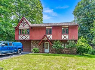 627 Durban Ave, Hopatcong, NJ 07843