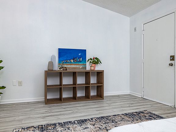 5th image of 2134 Bradford St APT 423
