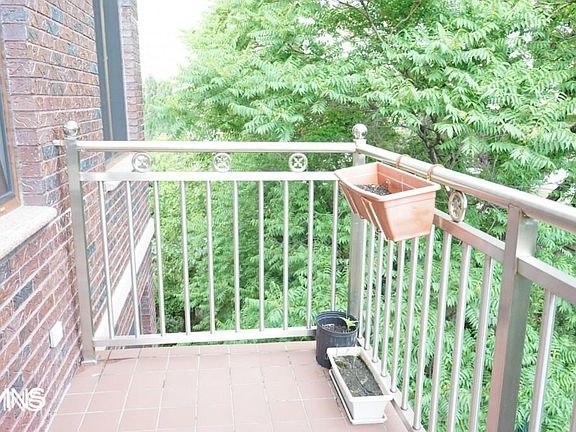 5th image of 172 Bayard St APT 4B