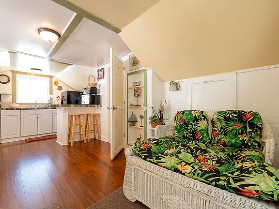 3rd image of 409 Margaret St #201-A