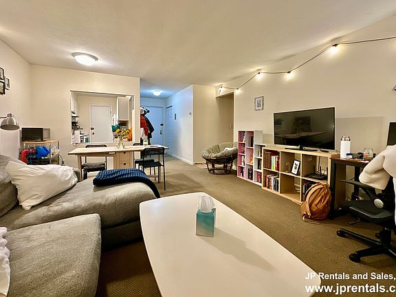 4th image of 804 Centre St APT 7