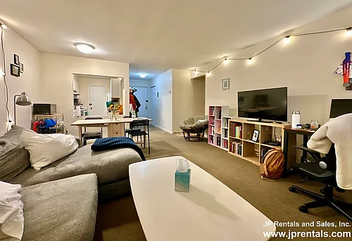 804 Centre St Photo 1