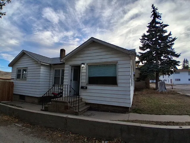 2 bed, 1200 sqft, $1,375 — Photo 3