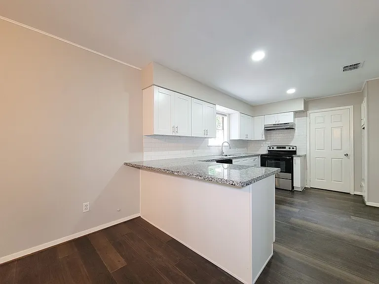 1803 Cypress Dr — Photo 12