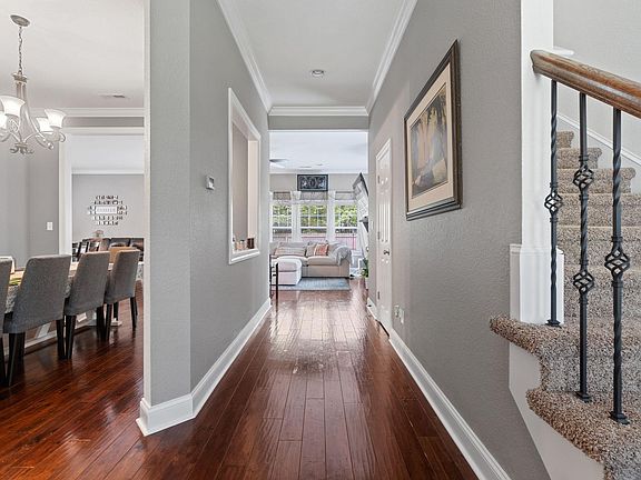 3rd image of 605 Crossland Dr